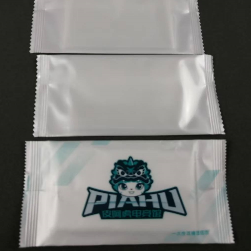 Classic Design 15*16cm Moist Towelette Freshen up Wipe Hand Wipe with Customized Logo Acceptable 图4