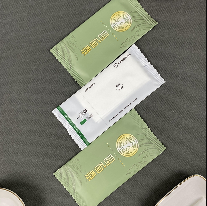 Factory Supported Custom Logo Eco-Friendly Single Wet Wipes for Holiday Parties Restaurant Advertising 图4