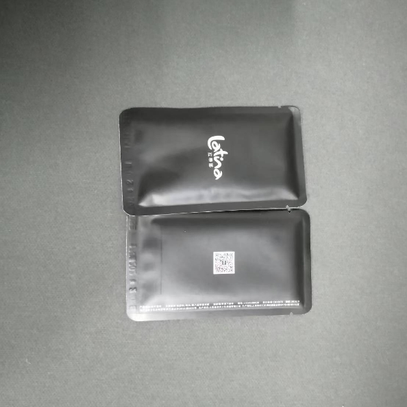 Hot Sale Eco-Friendly Single Wet Wipes Portable Four-Sided Sealed Custom Logo for Banquets Restaurants Hotels Travel Parties