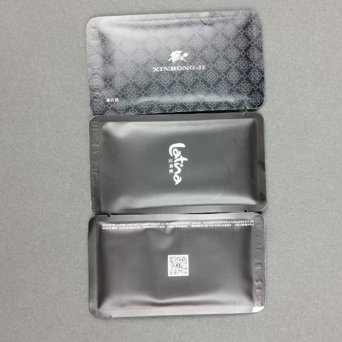 Hot Sale Eco-Friendly Single Wet Wipes Portable Four-Sided Sealed Custom Logo for Banquets Restaurants Hotels Travel Parties 图3
