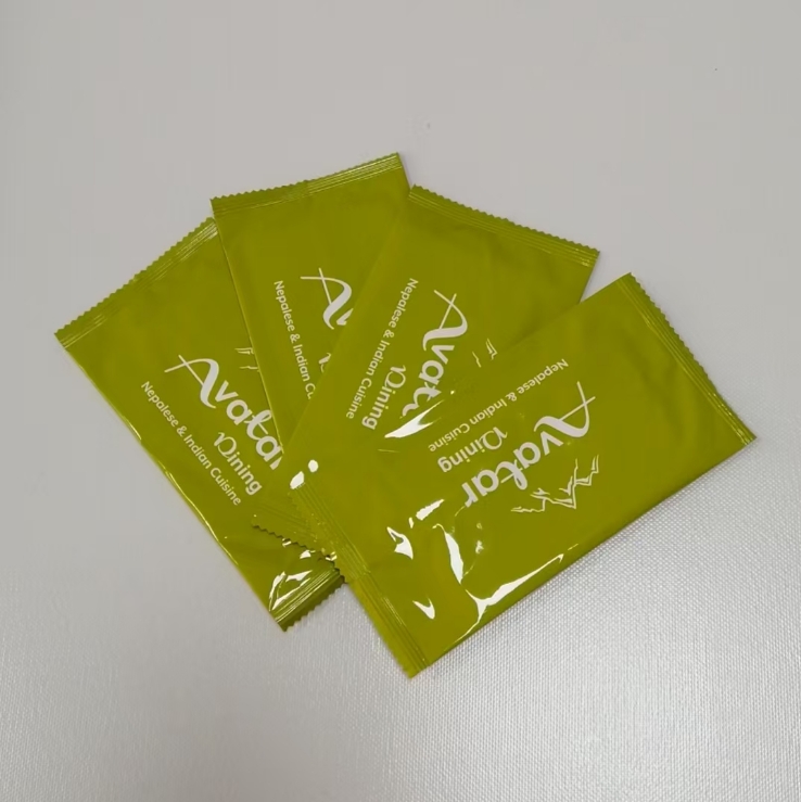 Hot Sale Factory Custom Design Private Label Eco Friendly Cleaning Single Wet Wipes for Hotel Restaurant Travel