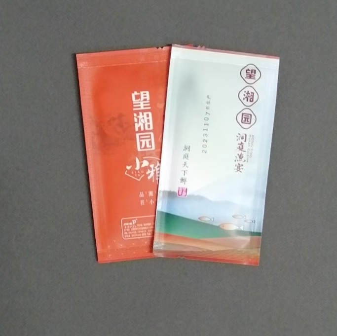 OEM Factory's High Quality Eco-Friendly Single Wet Wipes Custom Logo Four Sided-Sealed Larger Mechanism for Travel Catering 图5